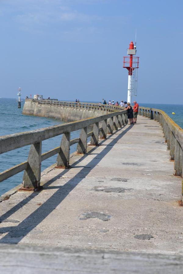Gite "Au P'Tit Tourois" De Plain-Pied Tout Confort Avec Veranda Proche D'Omaha Beach Et De Bayeux Accueillant Les Animaux Dış mekan fotoğraf