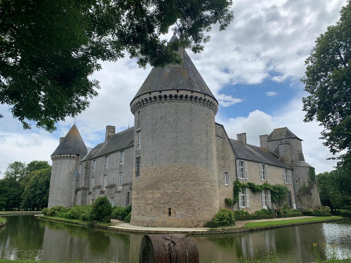 Gite "Au P'Tit Tourois" De Plain-Pied Tout Confort Avec Veranda Proche D'Omaha Beach Et De Bayeux Accueillant Les Animaux Dış mekan fotoğraf