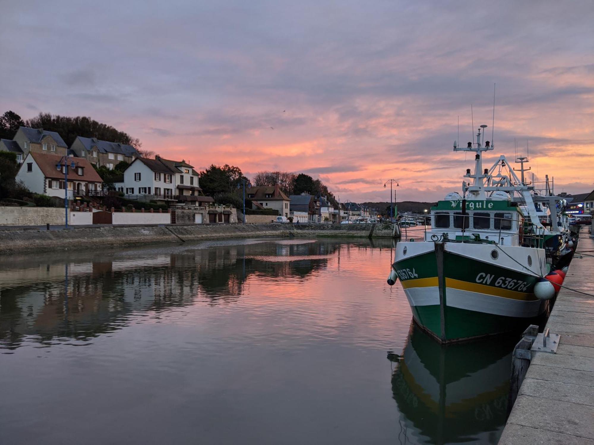 Gite "Au P'Tit Tourois" De Plain-Pied Tout Confort Avec Veranda Proche D'Omaha Beach Et De Bayeux Accueillant Les Animaux Dış mekan fotoğraf